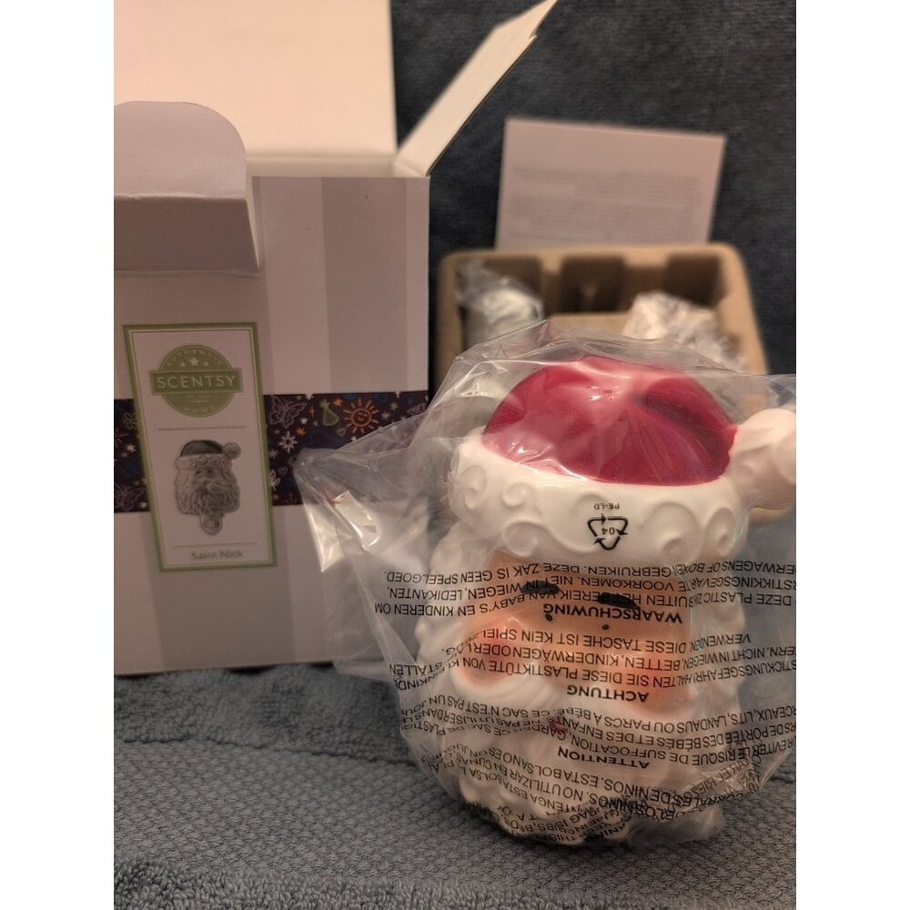 Scentsy Mini Wax Warmer Saint Nick Night Light Aromatherapy Fragrance Home Decor